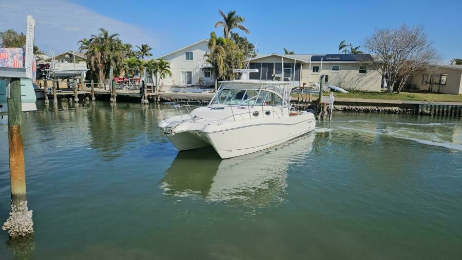 2008 World Cat 320 EC