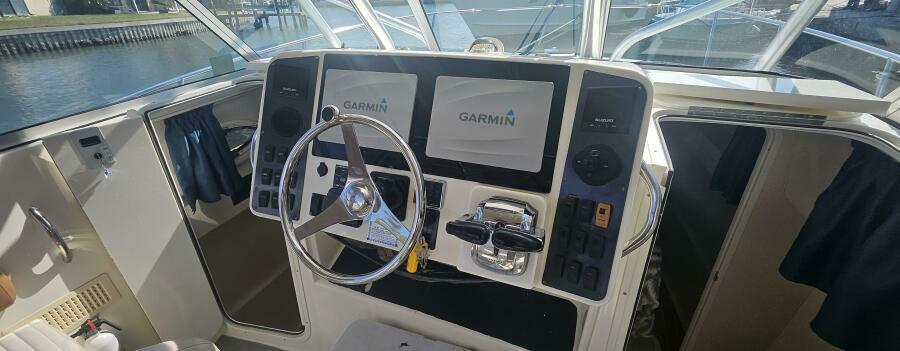 2008 World Cat 320 EC
