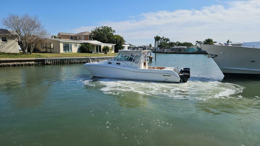 2008 World Cat 320 EC