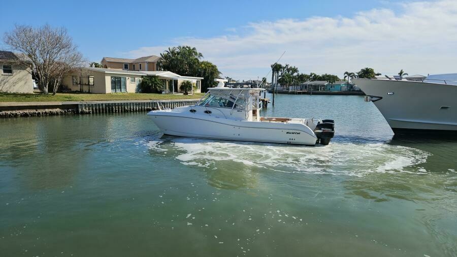 2008 World Cat 320 EC