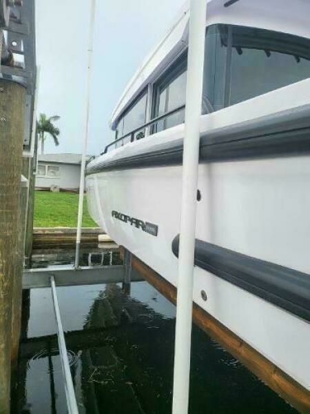 2024 Axopar 37 XC CROSS CABIN