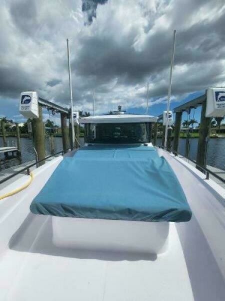 2024 Axopar 37 XC CROSS CABIN