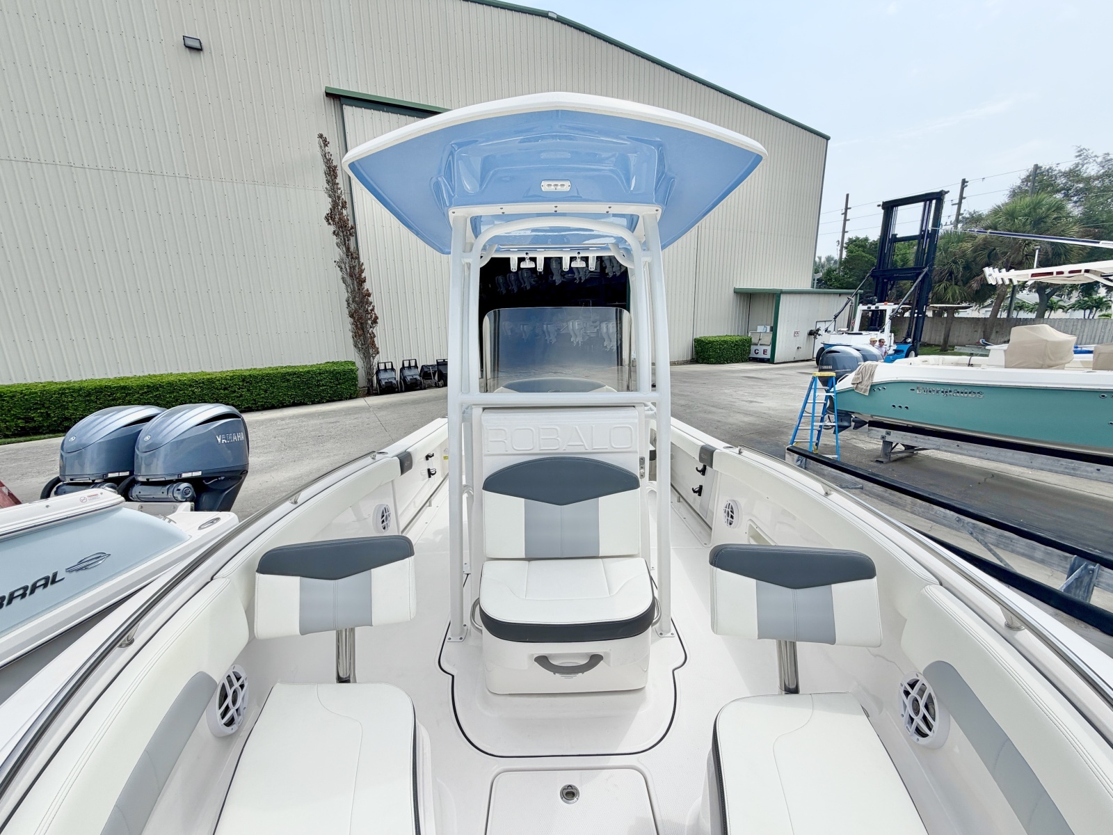 22ft Robalo Yacht For Sale
