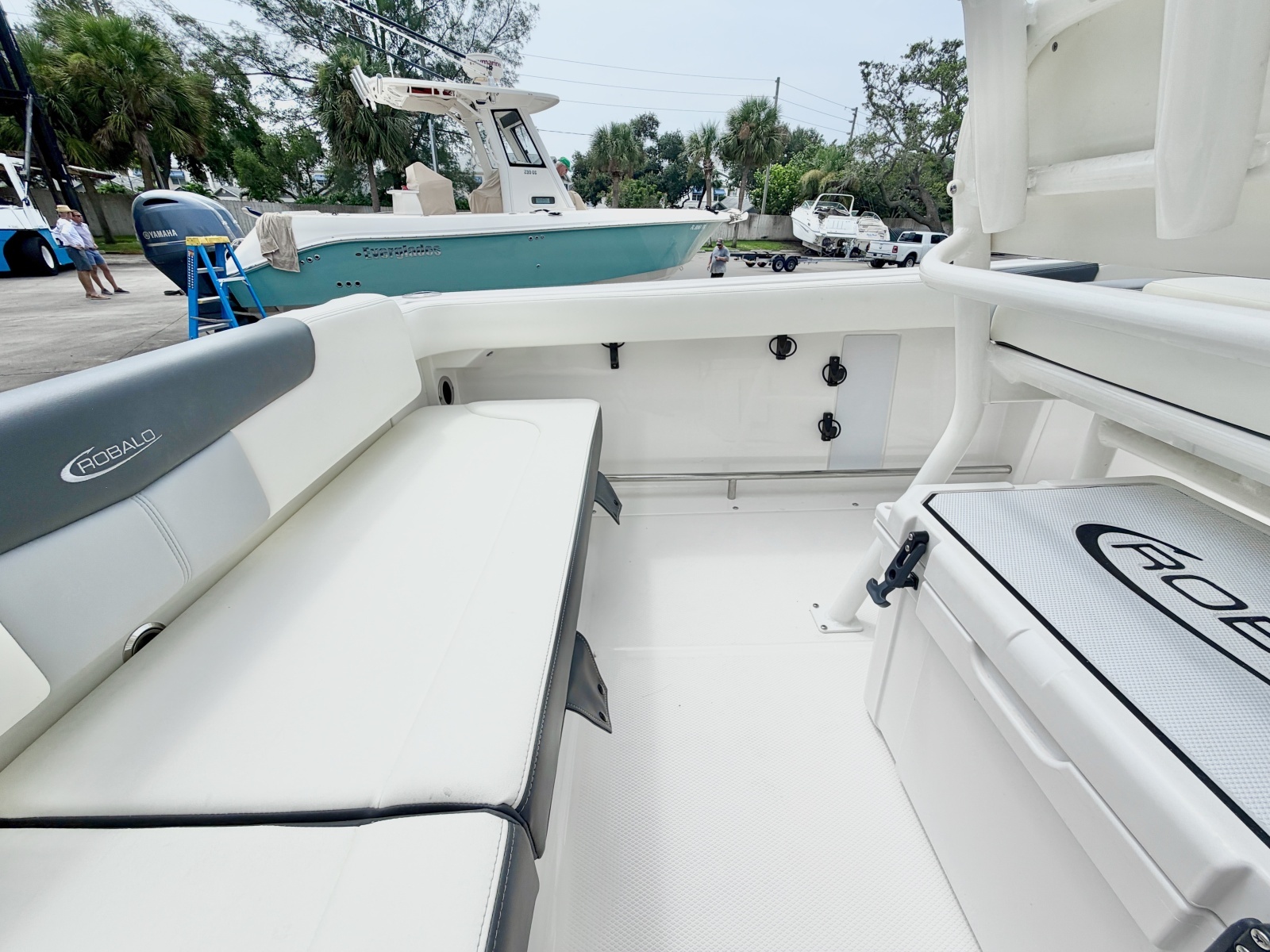 22ft Robalo Yacht For Sale