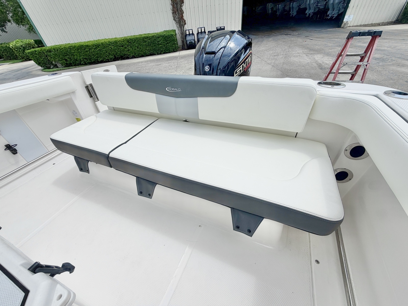 22ft Robalo Yacht For Sale