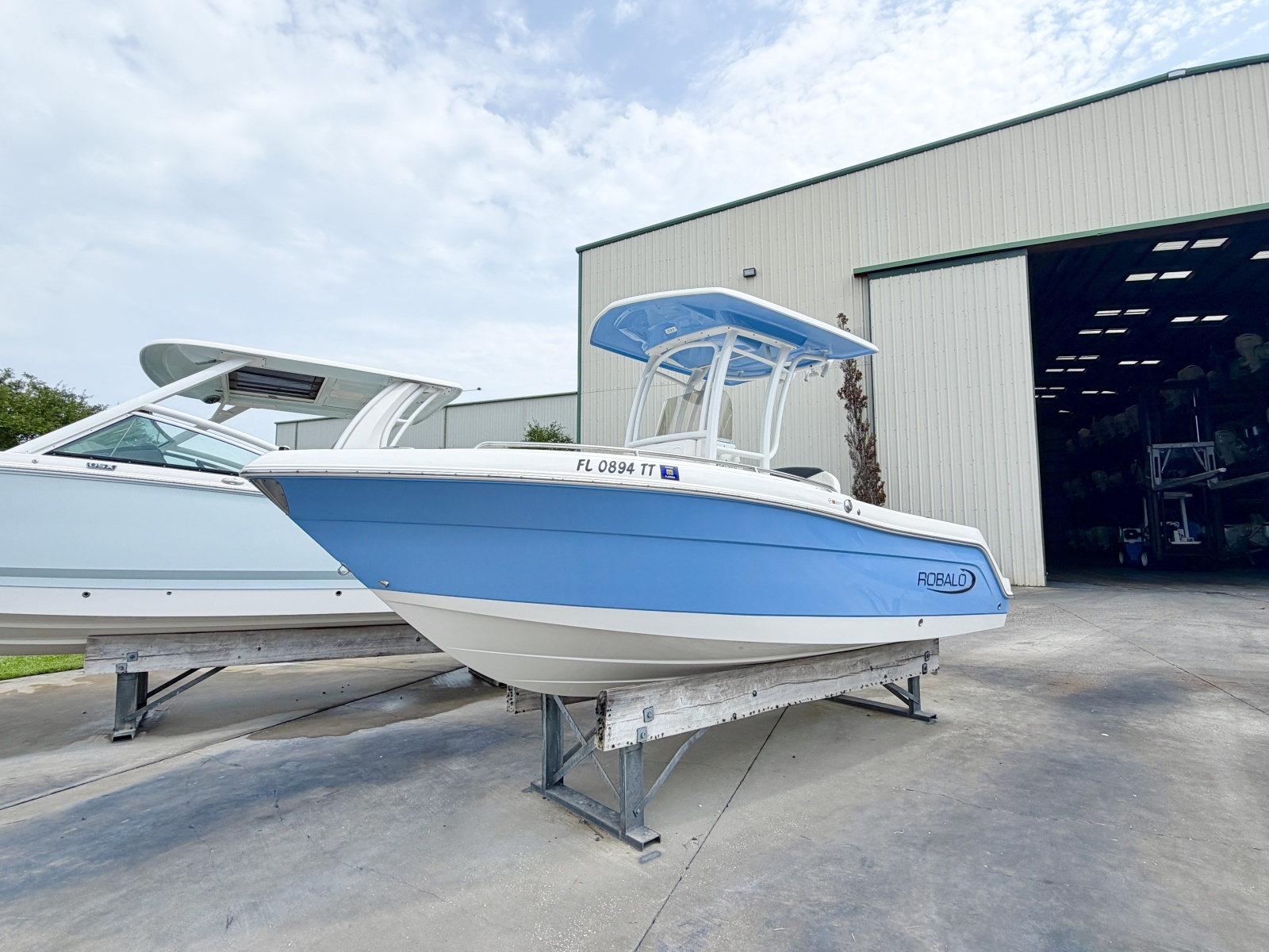 22ft Robalo Yacht For Sale