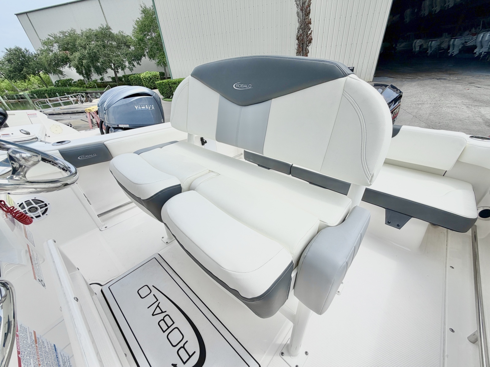 22ft Robalo Yacht For Sale