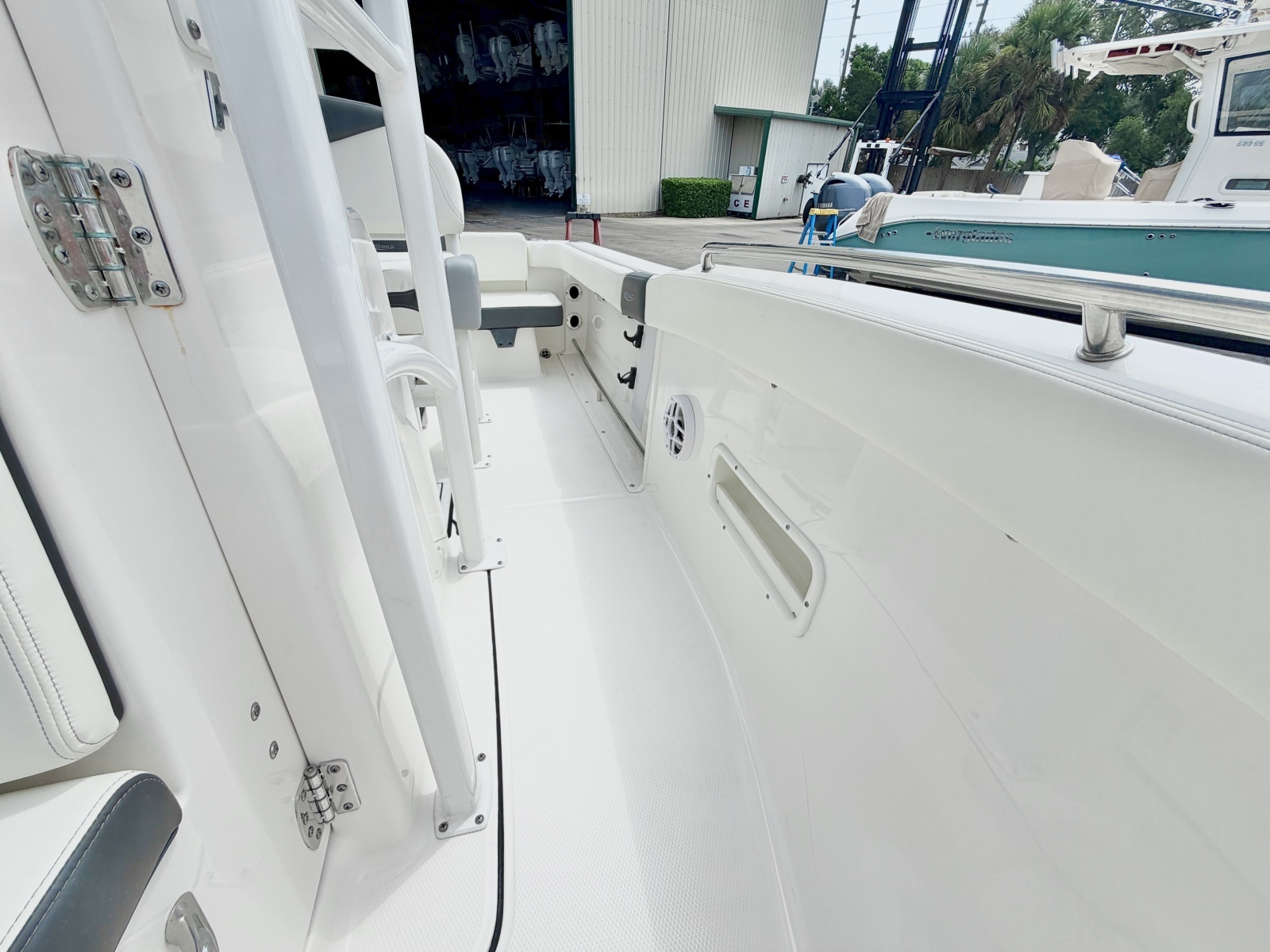 22ft Robalo Yacht For Sale