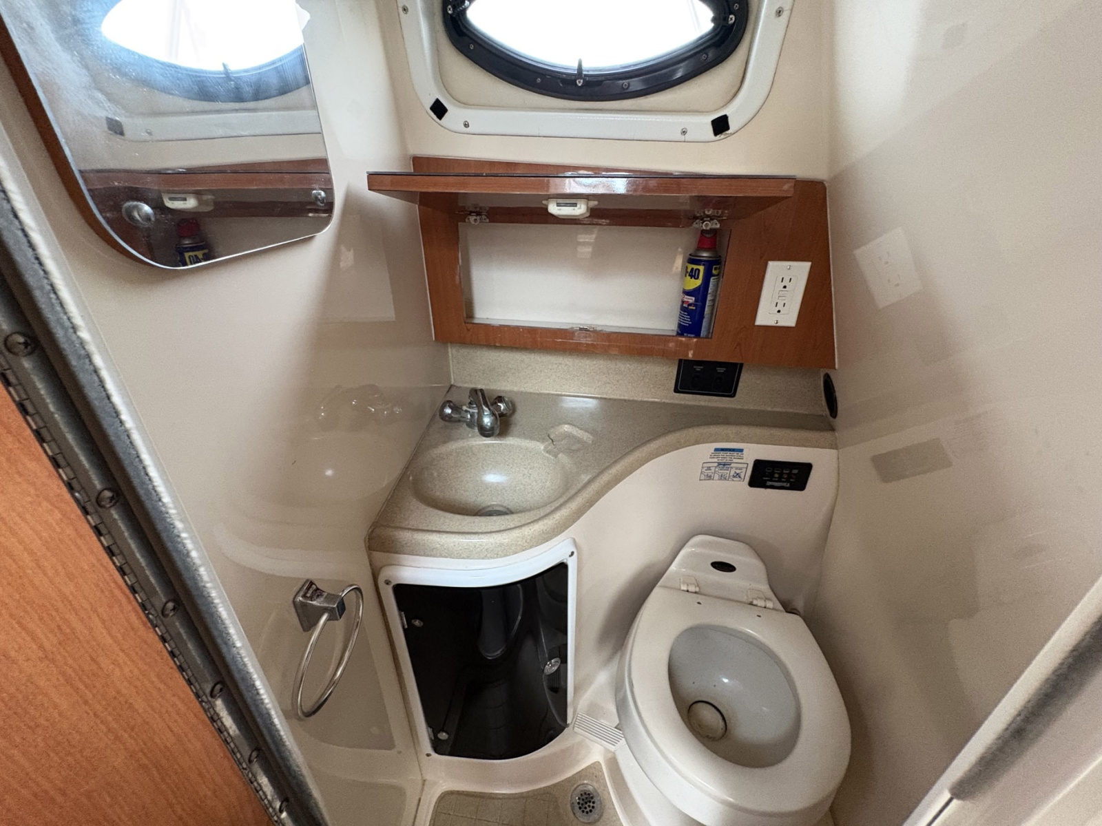 2003 Wellcraft 270 Coastal
