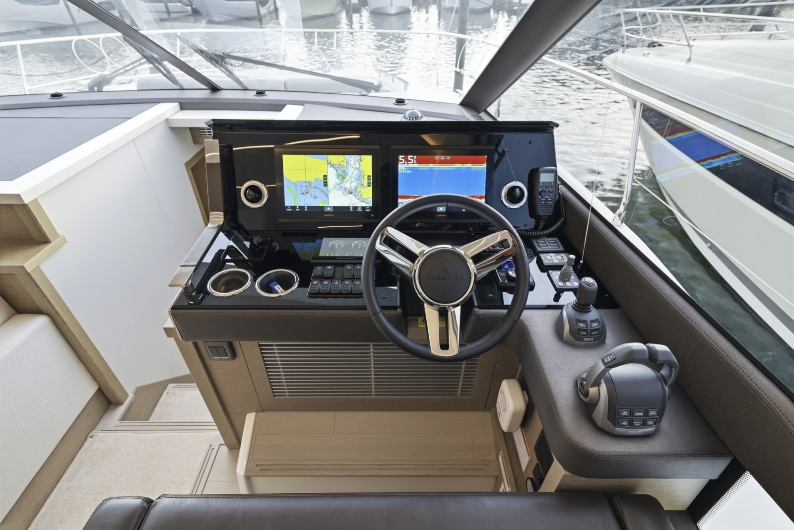 2023 Prestige 520 Fly