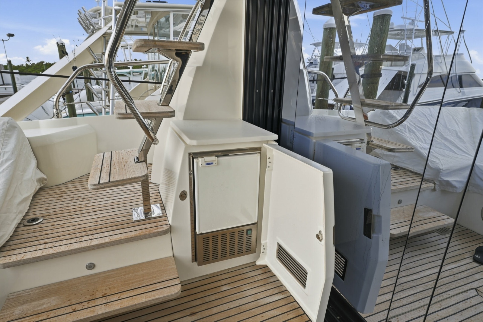 2023 Prestige 520 Fly
