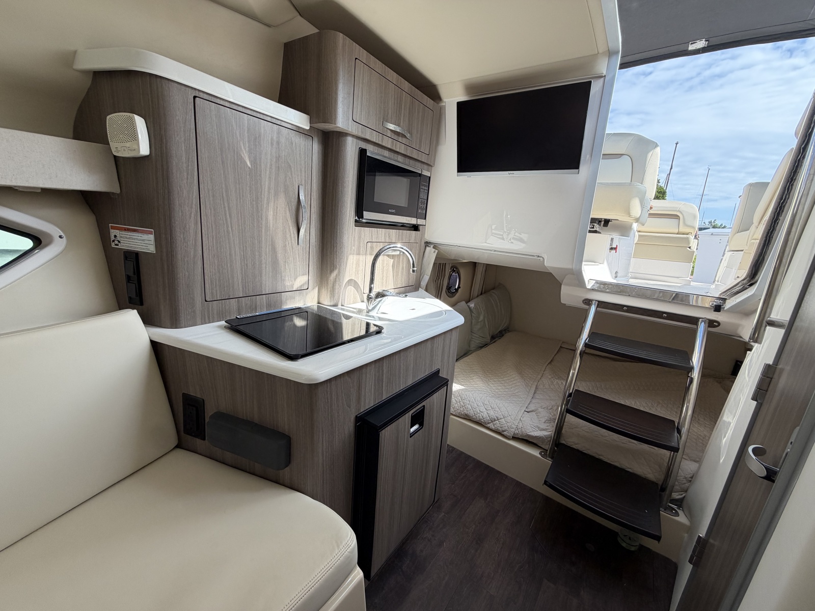 2020 Regal 28 Express