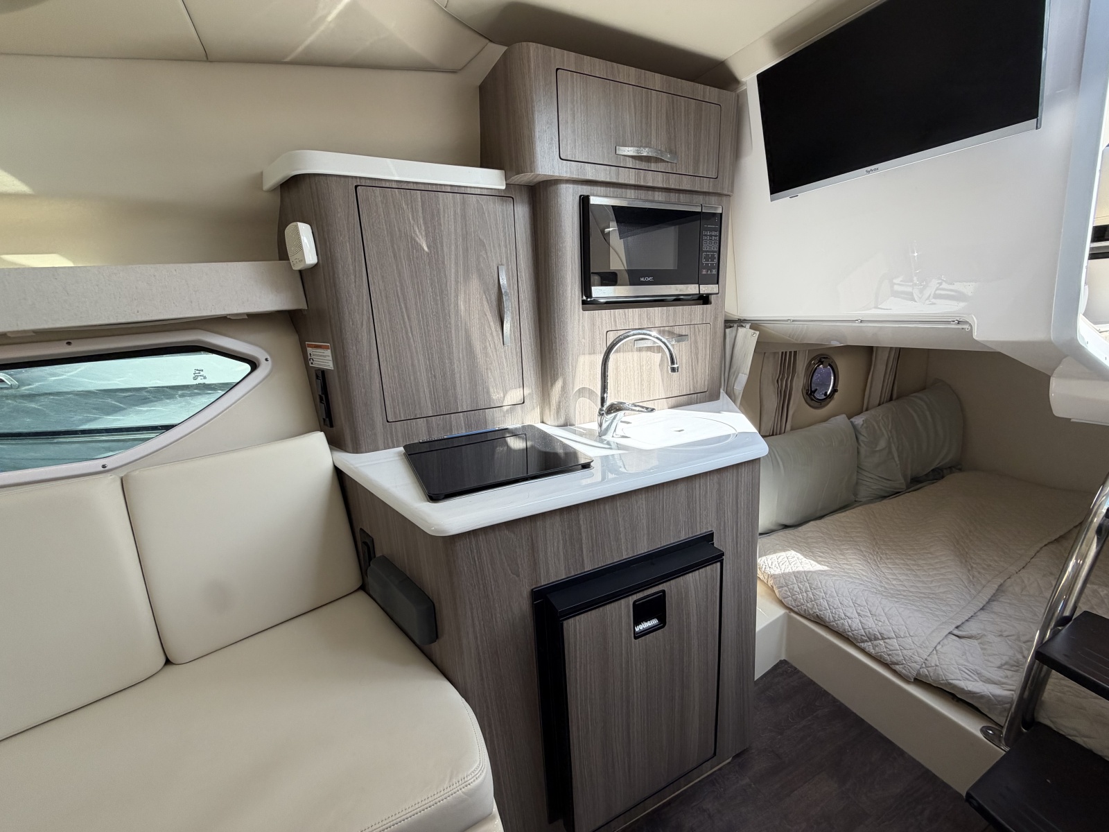 2020 Regal 28 Express