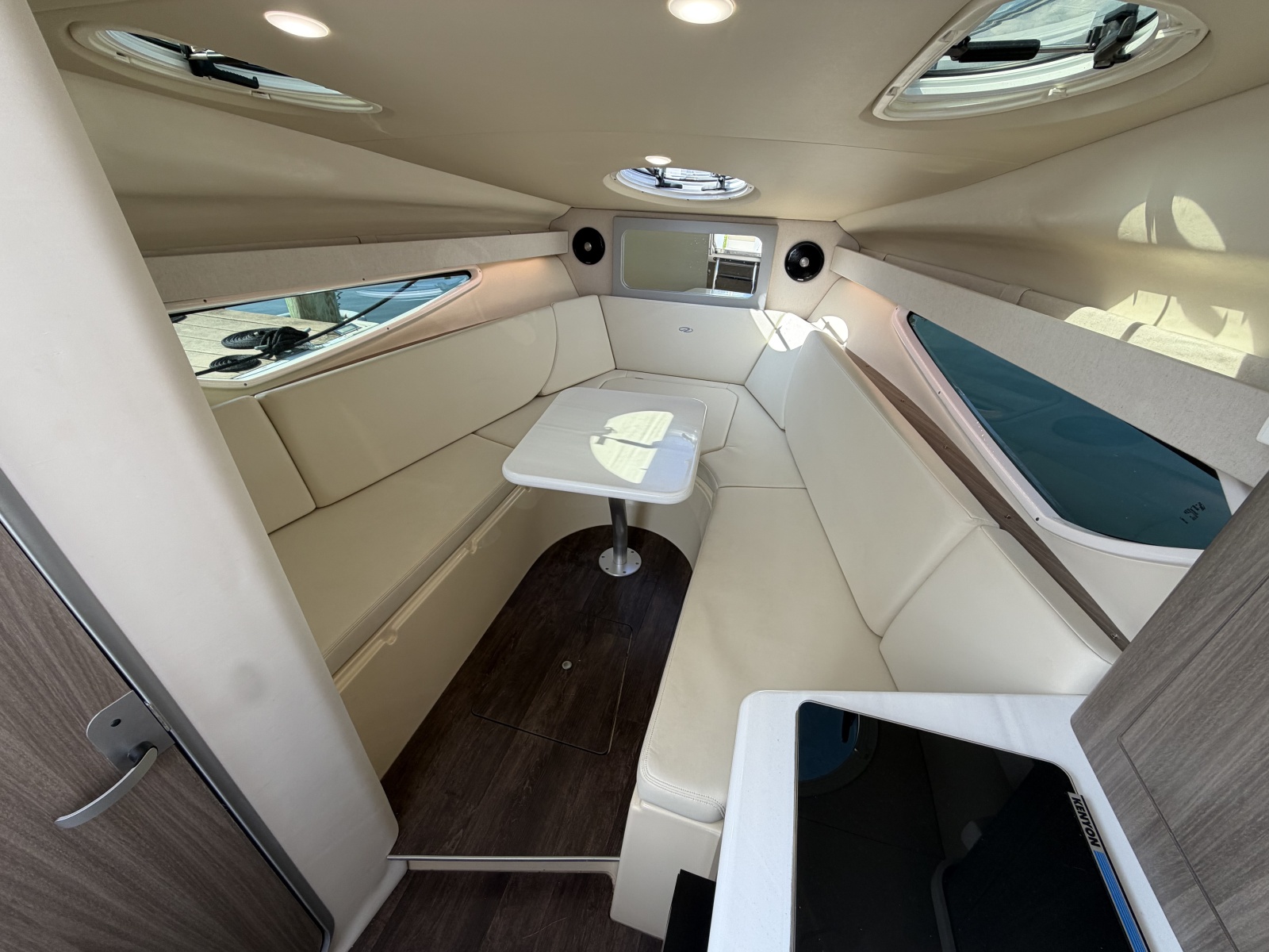 2020 Regal 28 Express