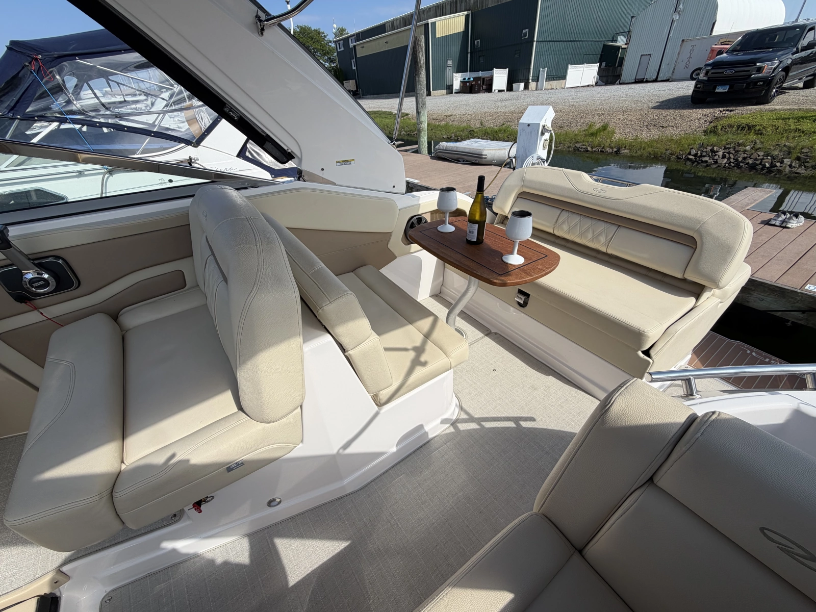 2020 Regal 28 Express