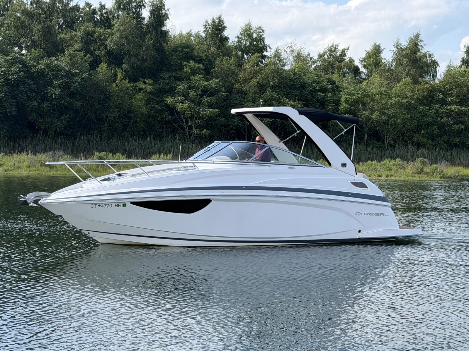 2020 Regal 28 Express