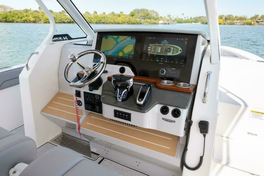 34ft Regal Yacht For Sale