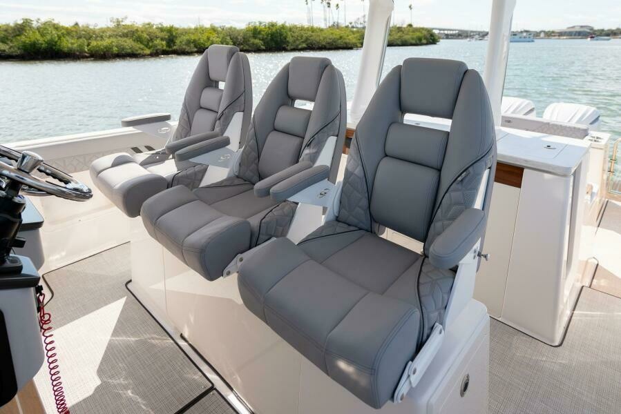 34ft Regal Yacht For Sale