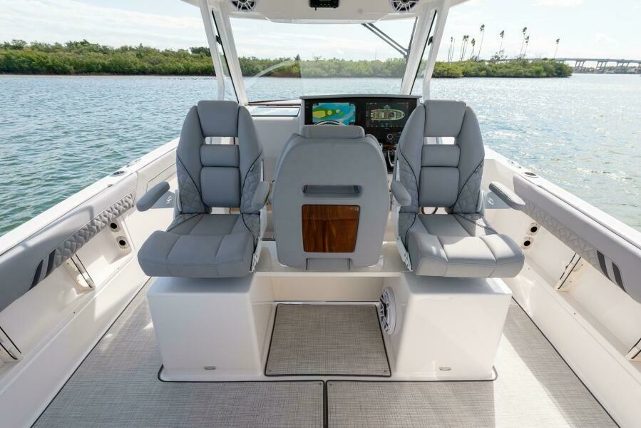 34ft Regal Yacht For Sale