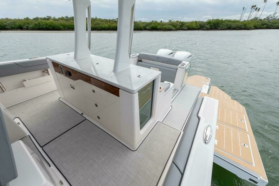 34ft Regal Yacht For Sale