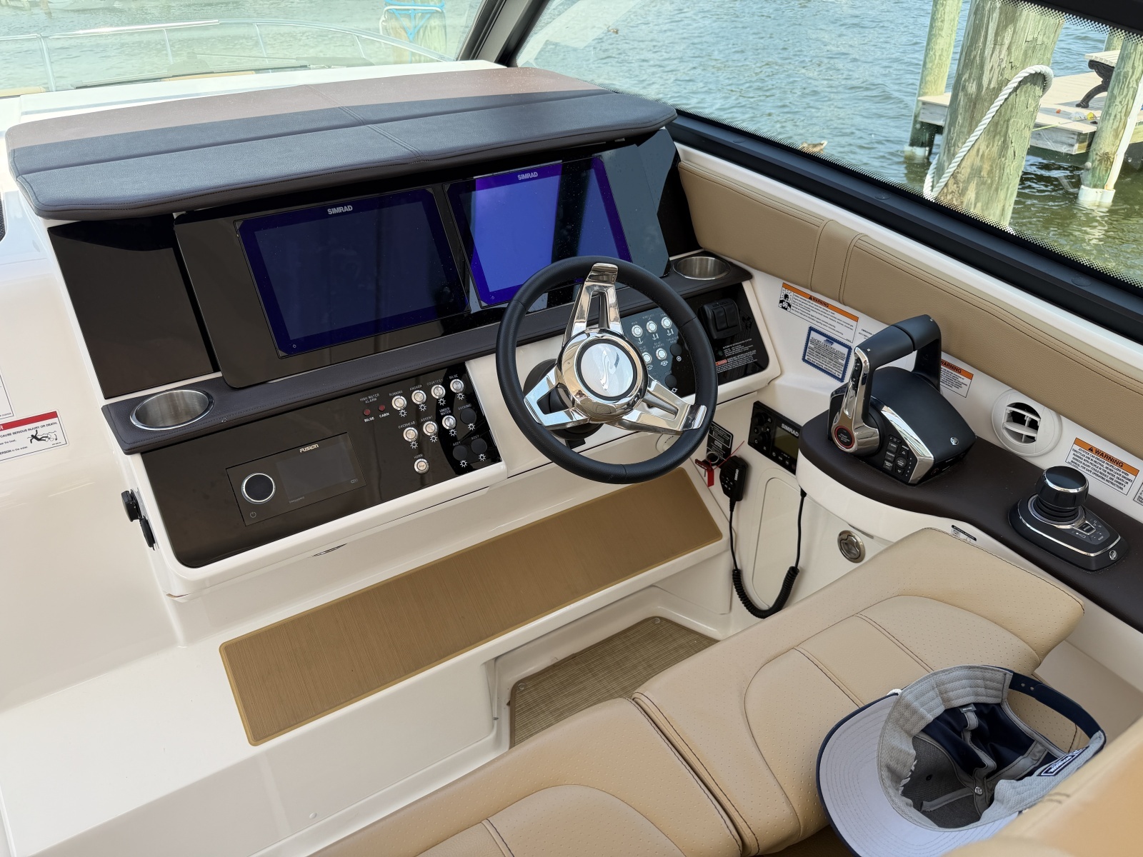 2025 Sea Ray 320 Sundancer OB
