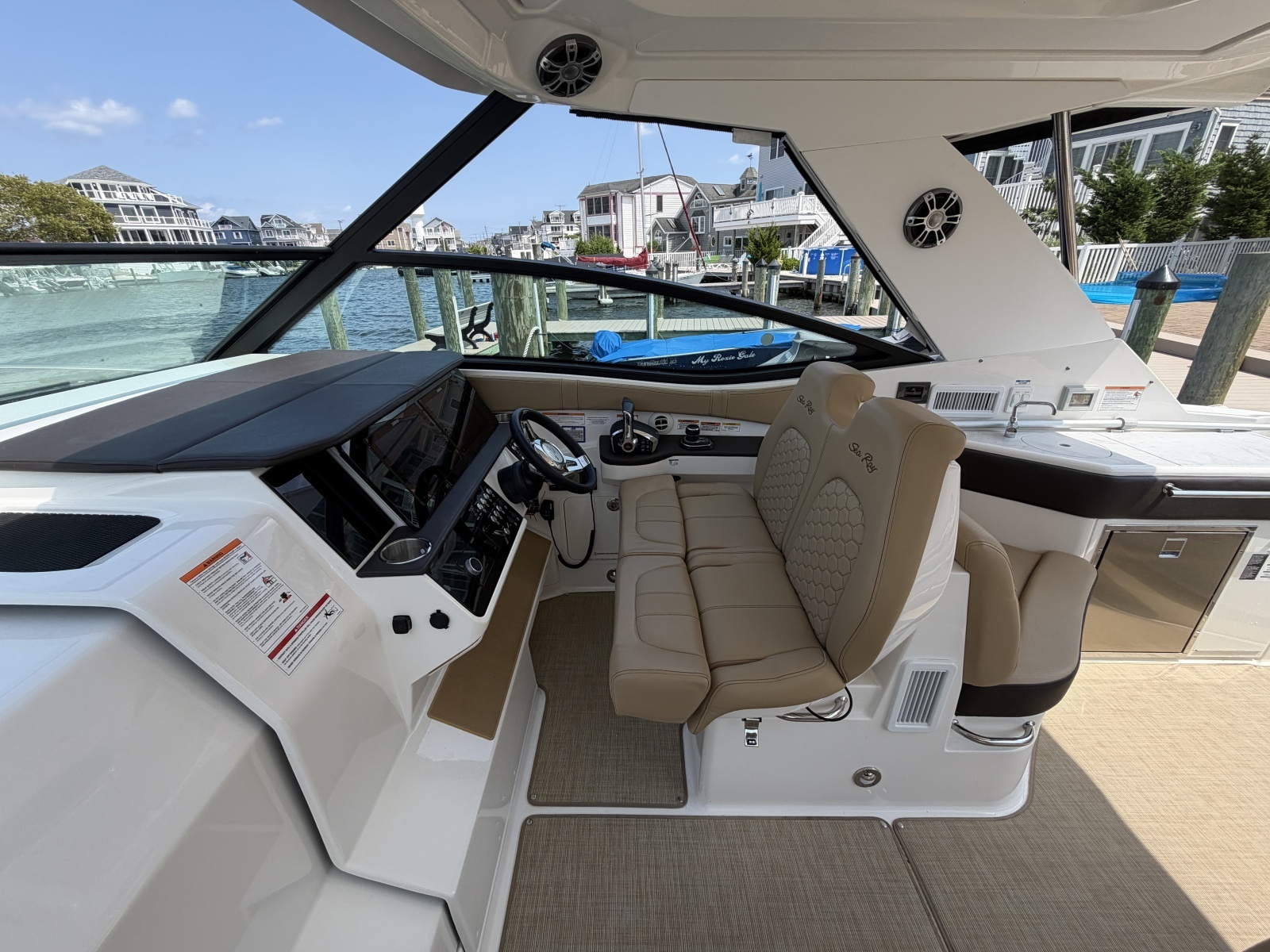 2025 Sea Ray 320 Sundancer OB