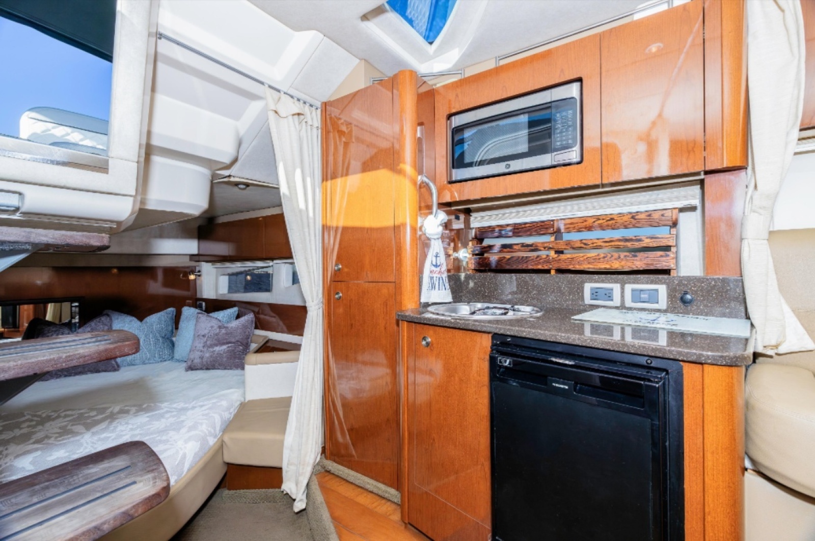 2013 Sea Ray 370 Venture