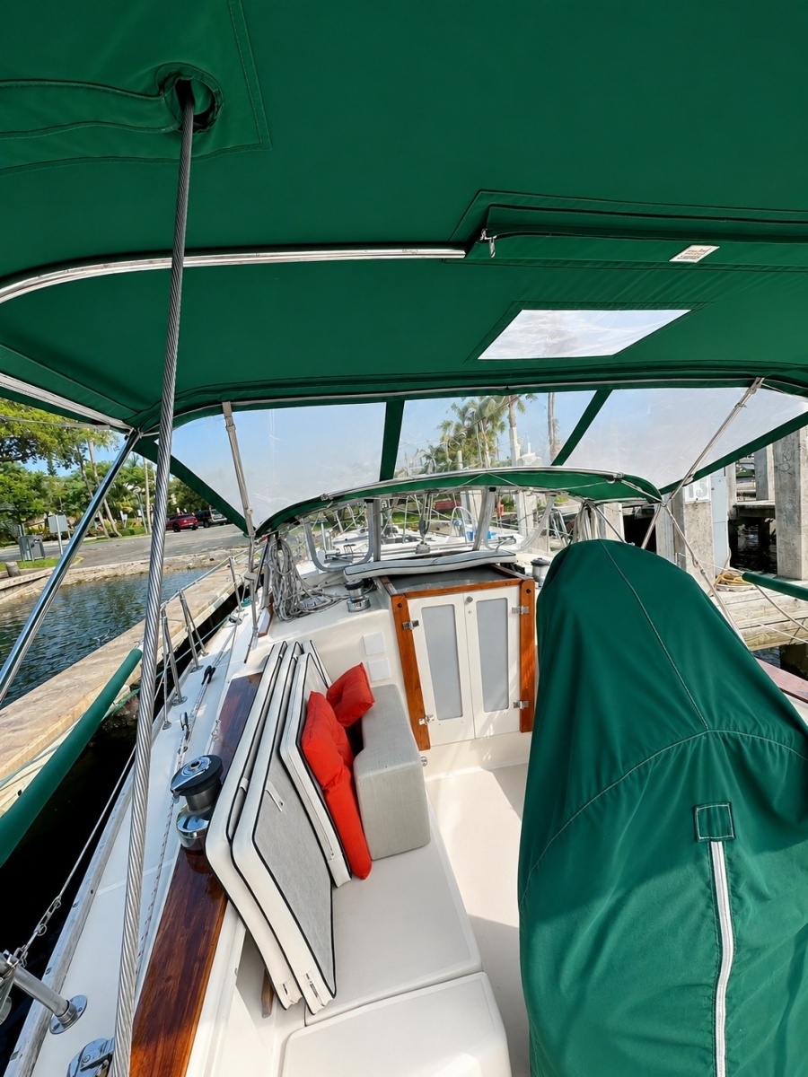 Michael Leslie 40ft Caliber Yacht For Sale