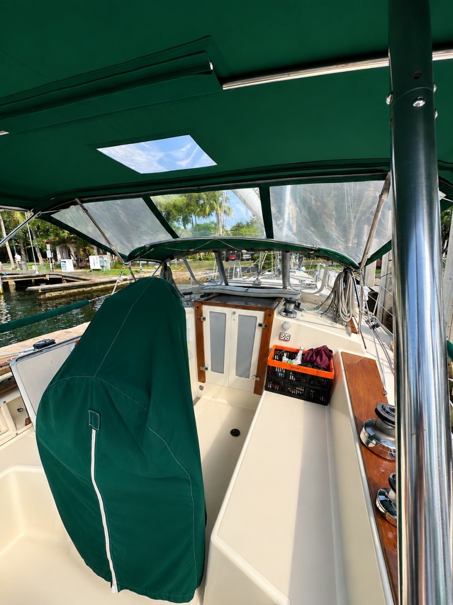 Michael Leslie 40ft Caliber Yacht For Sale