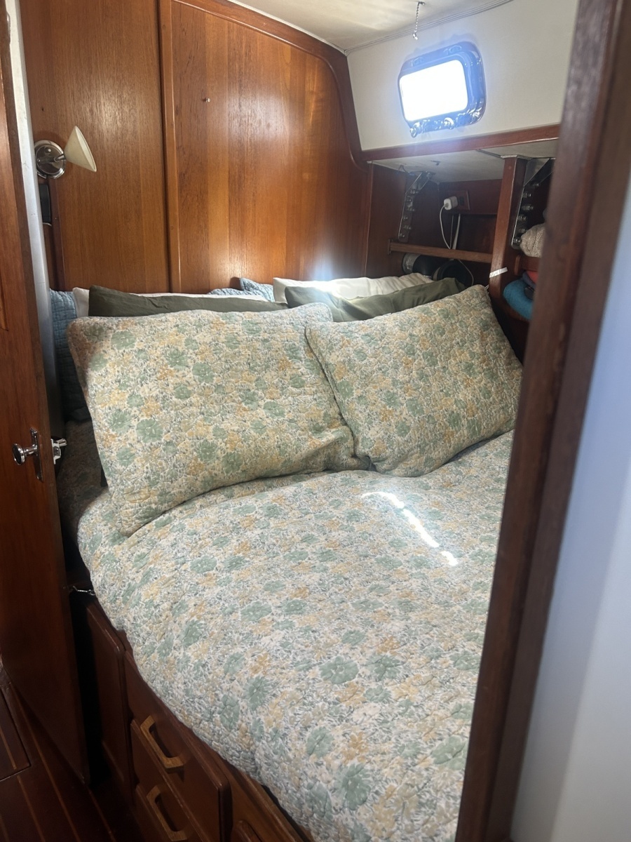 Michael Leslie 40ft Caliber Yacht For Sale
