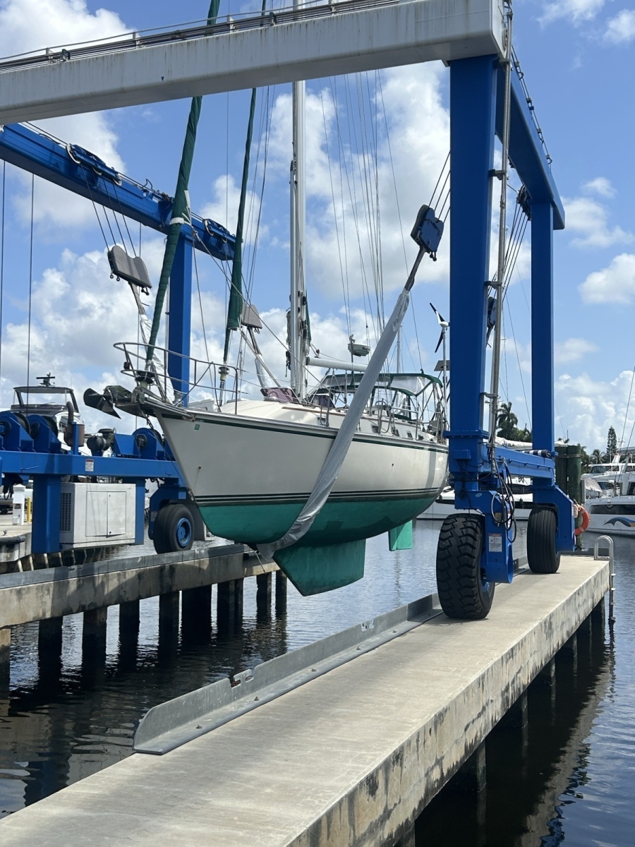 Michael Leslie 40ft Caliber Yacht For Sale