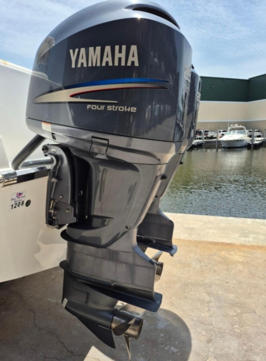 2008 Robalo R305 Walkaround
