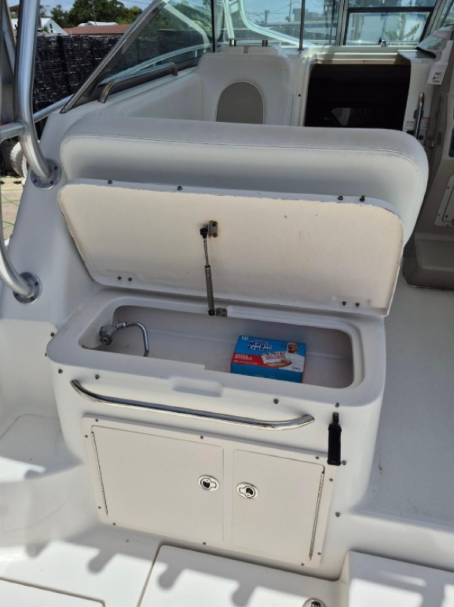2008 Robalo R305 Walkaround