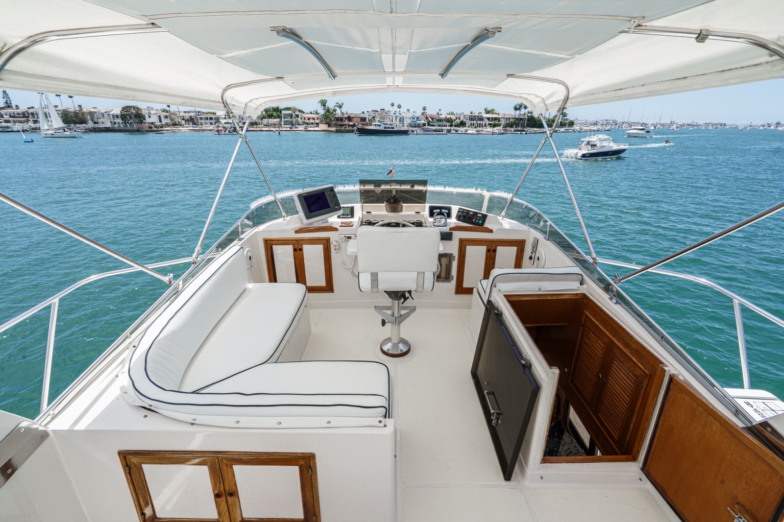 1989 Offshore Yachts Sedan