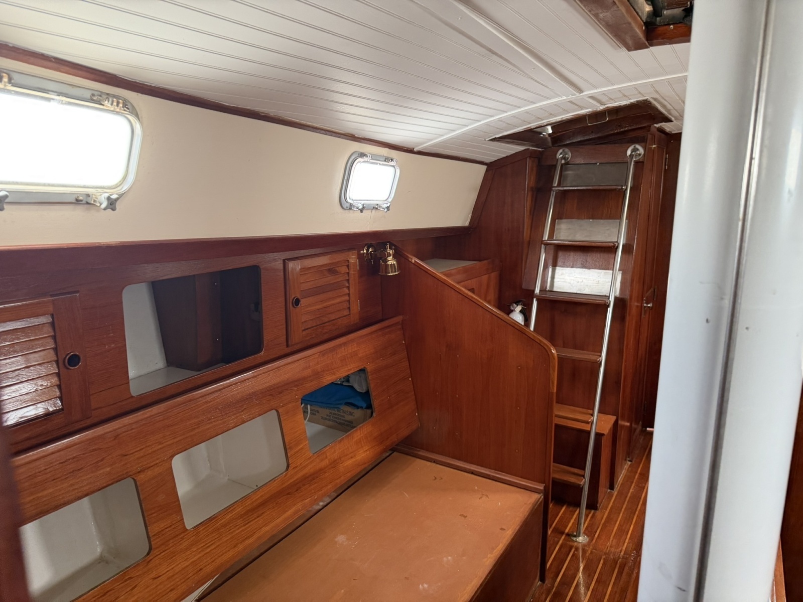 PANACEA 42ft Pearson Yacht For Sale