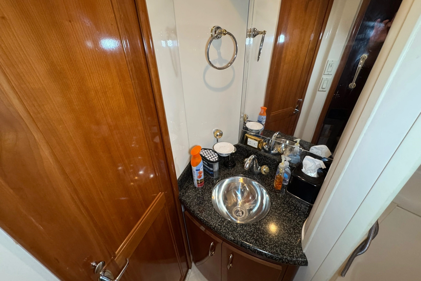 2004 Carver 466 Motor Yacht