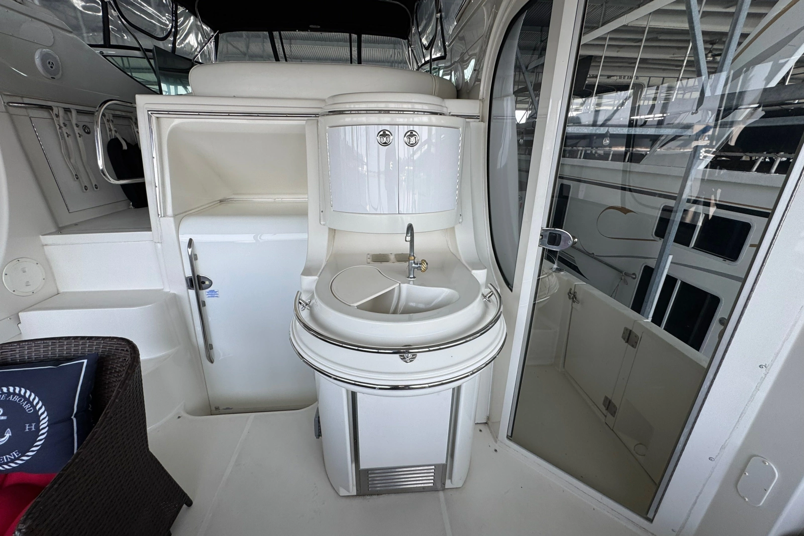 2004 Carver 466 Motor Yacht