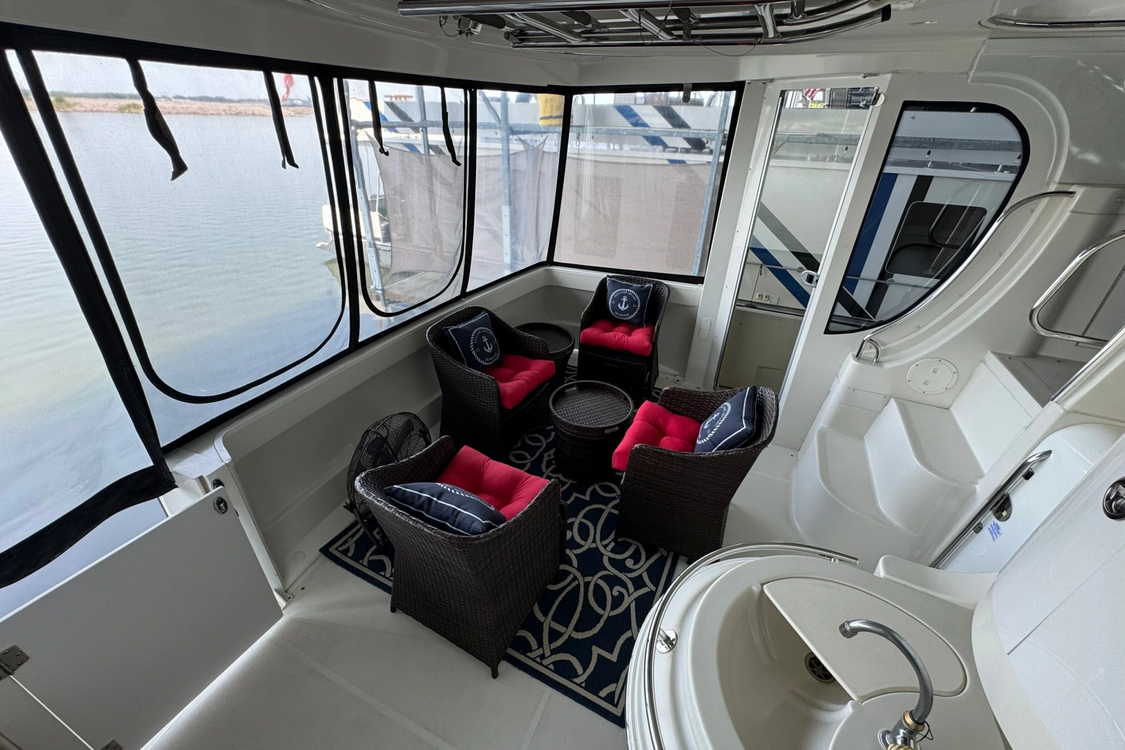 2004 Carver 466 Motor Yacht