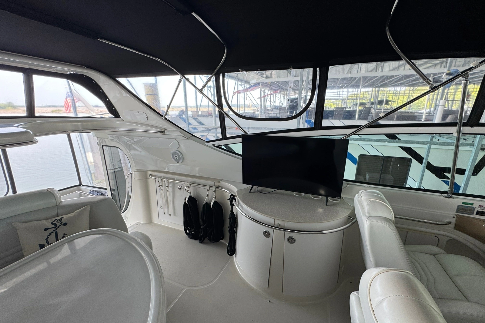 2004 Carver 466 Motor Yacht