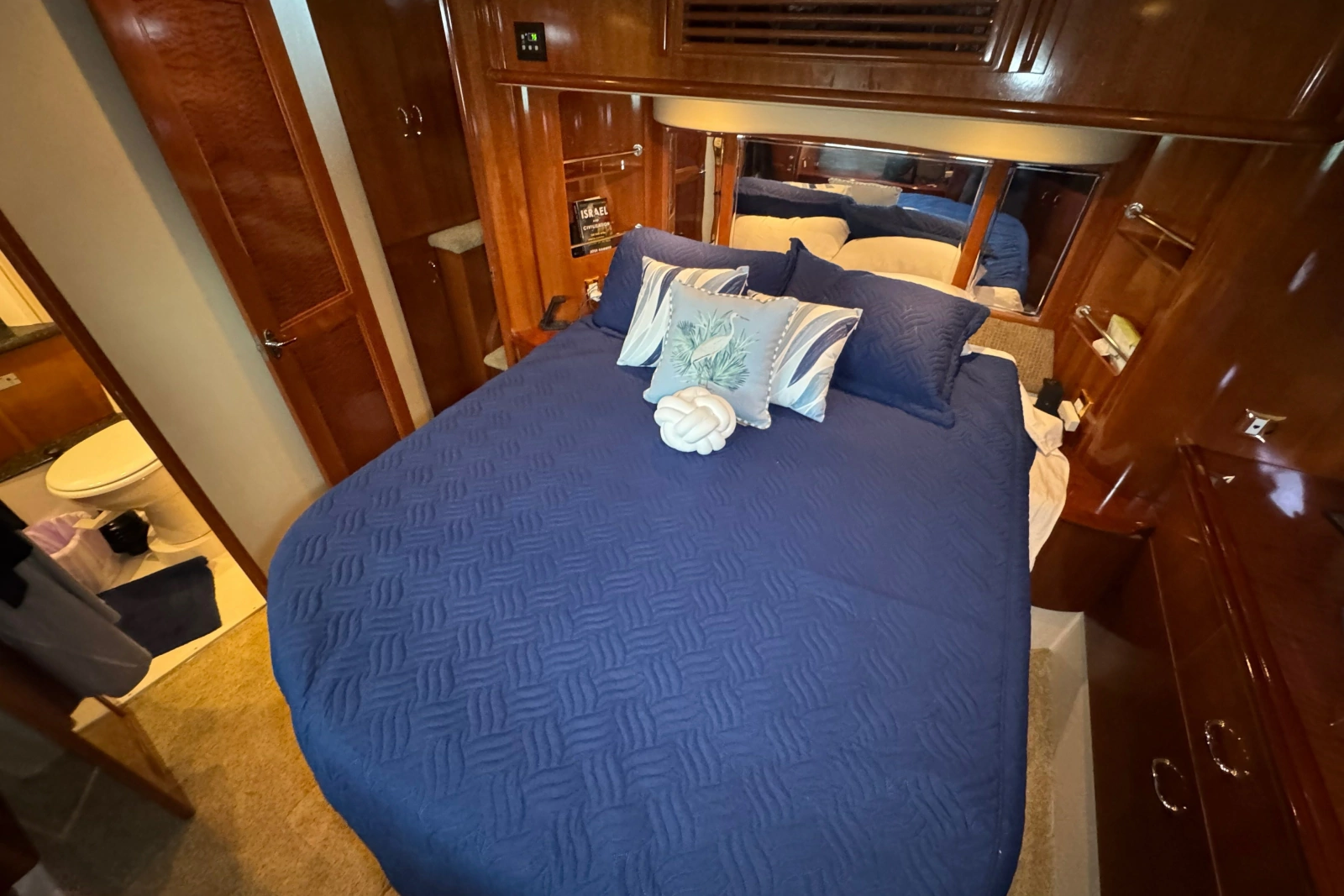 2004 Carver 466 Motor Yacht