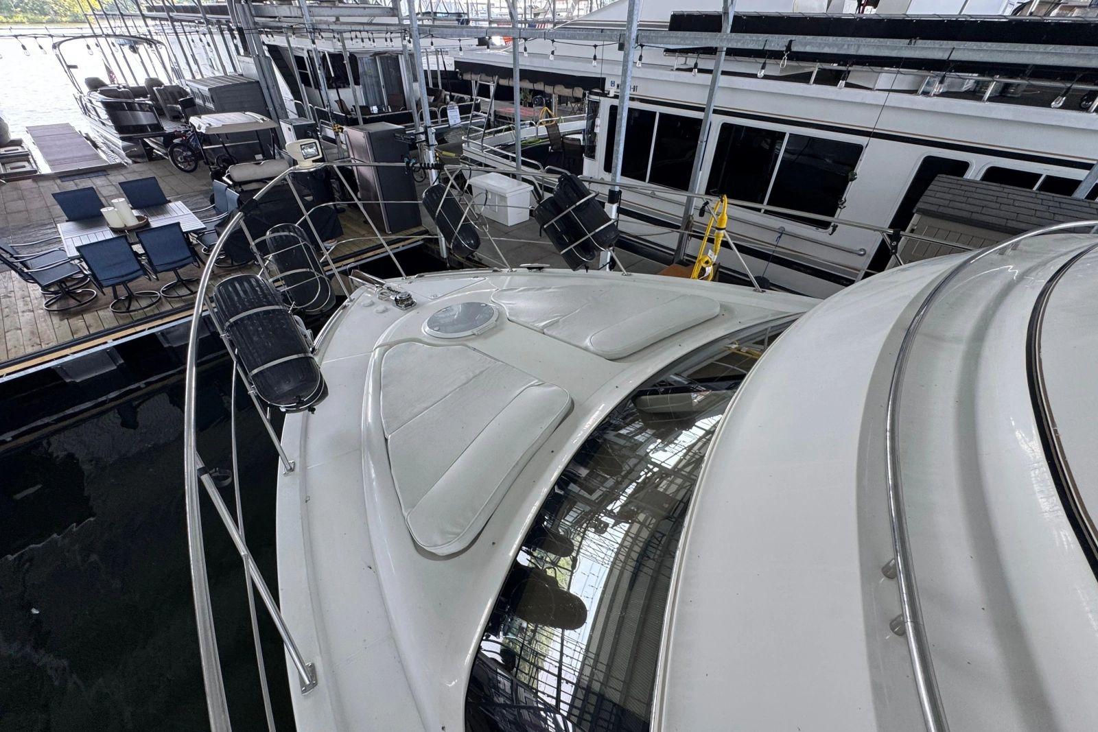 2004 Carver 466 Motor Yacht