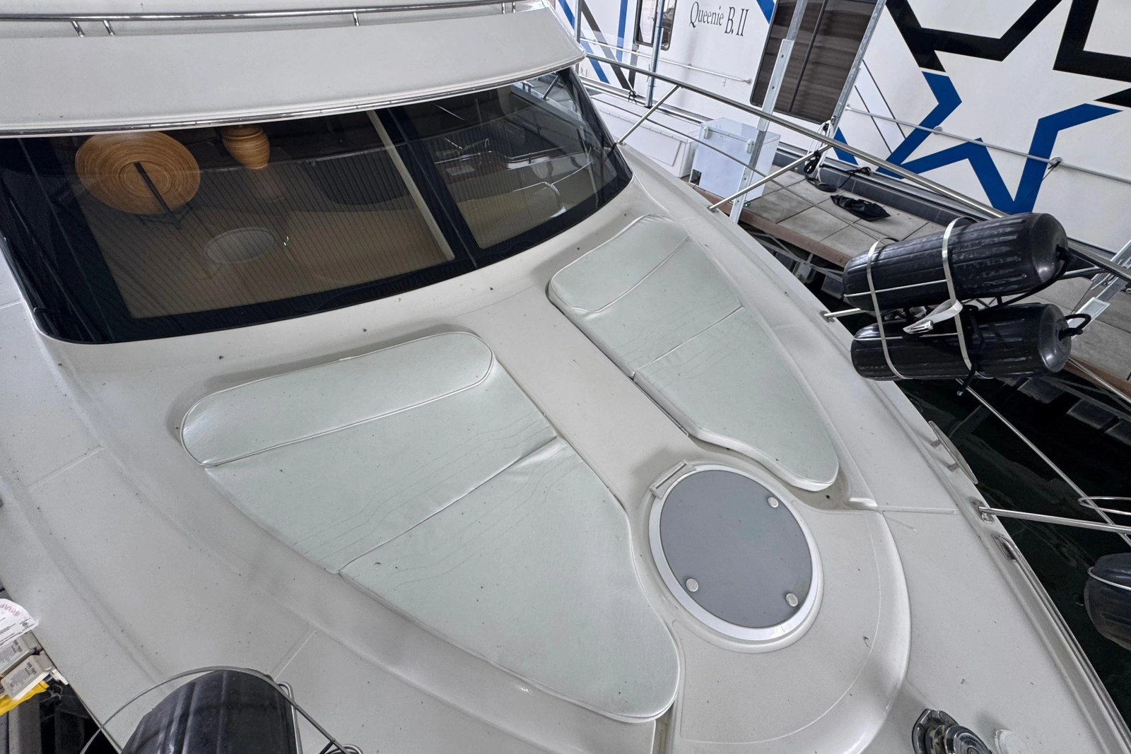 2004 Carver 466 Motor Yacht