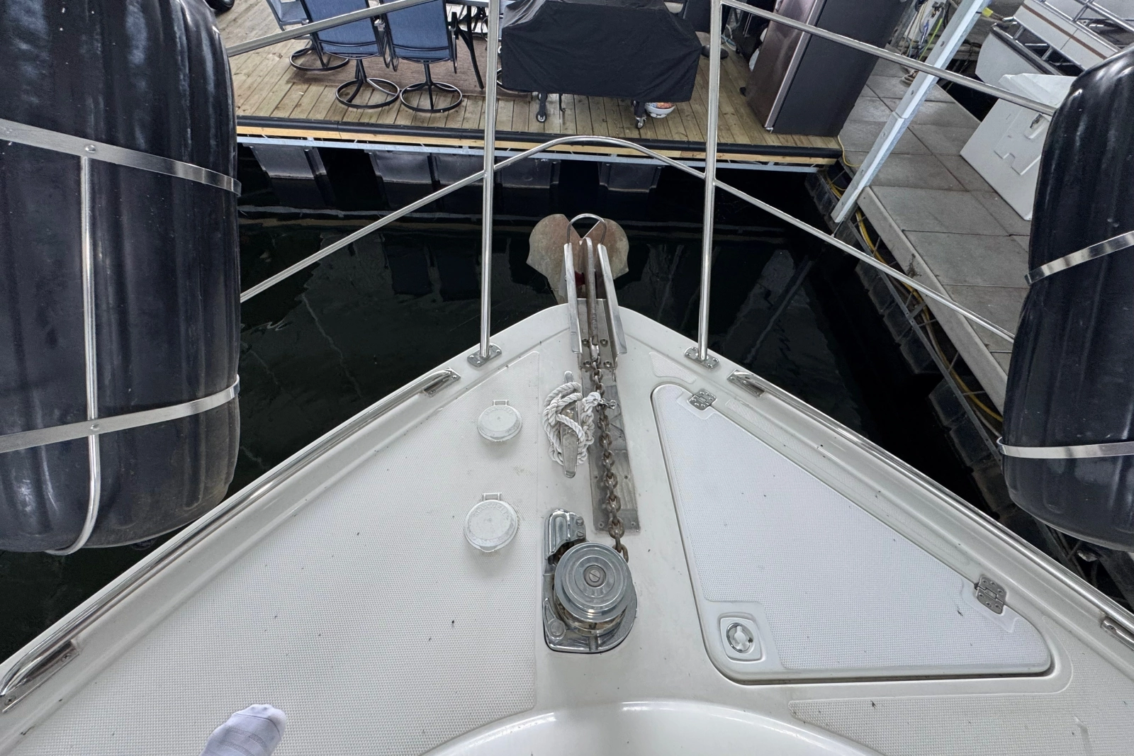 2004 Carver 466 Motor Yacht