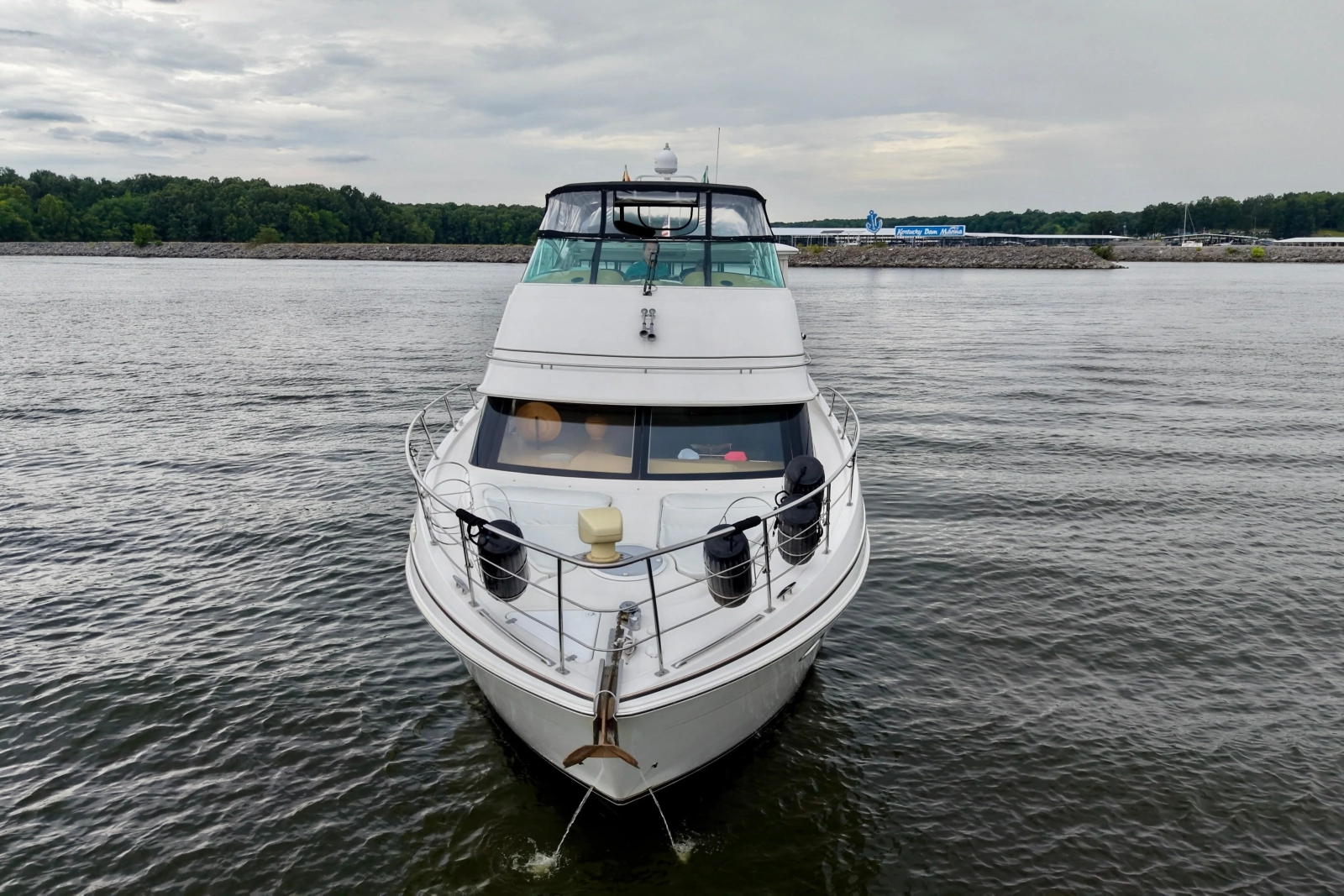 2004 Carver 466 Motor Yacht