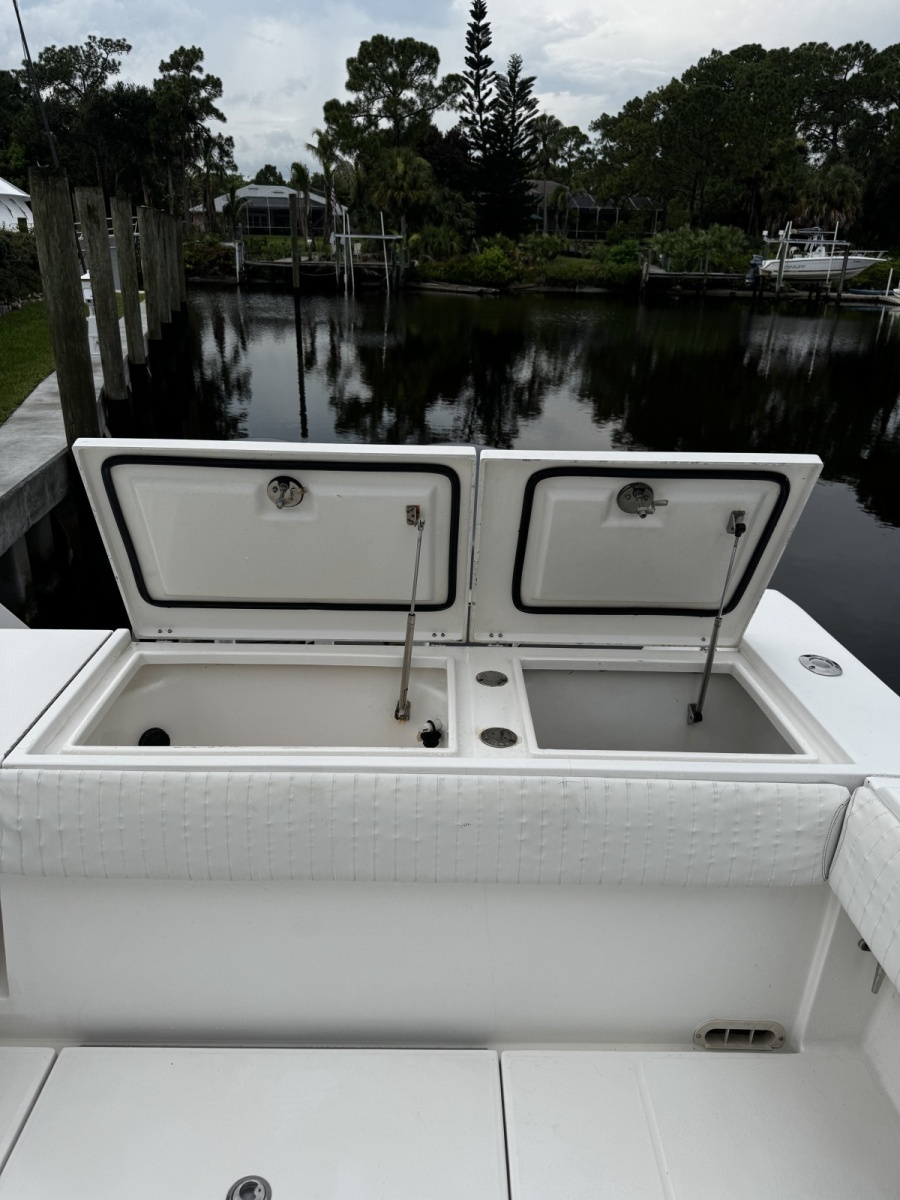 2006 Regulator 32FS