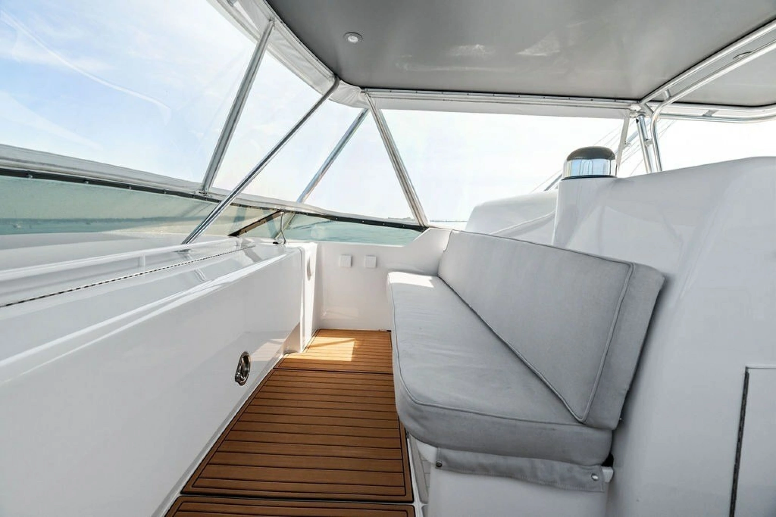 1999 Hatteras 60 Convertible