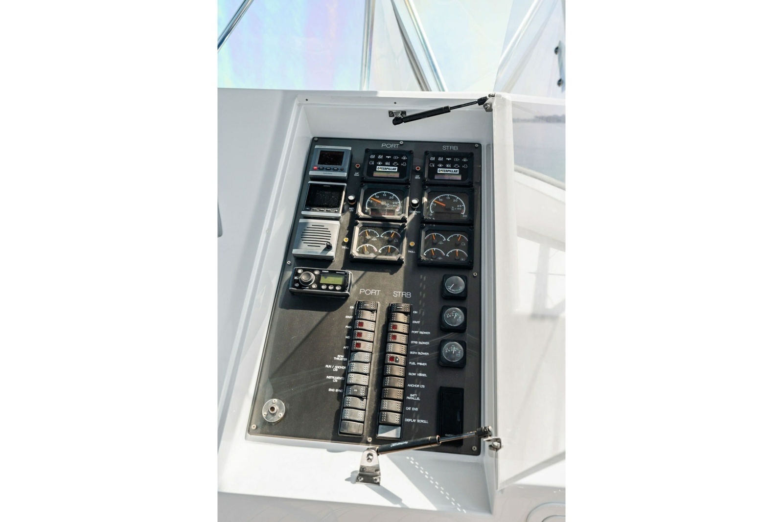 1999 Hatteras 60 Convertible