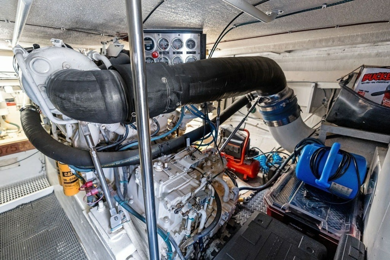 1999 Hatteras 60 Convertible