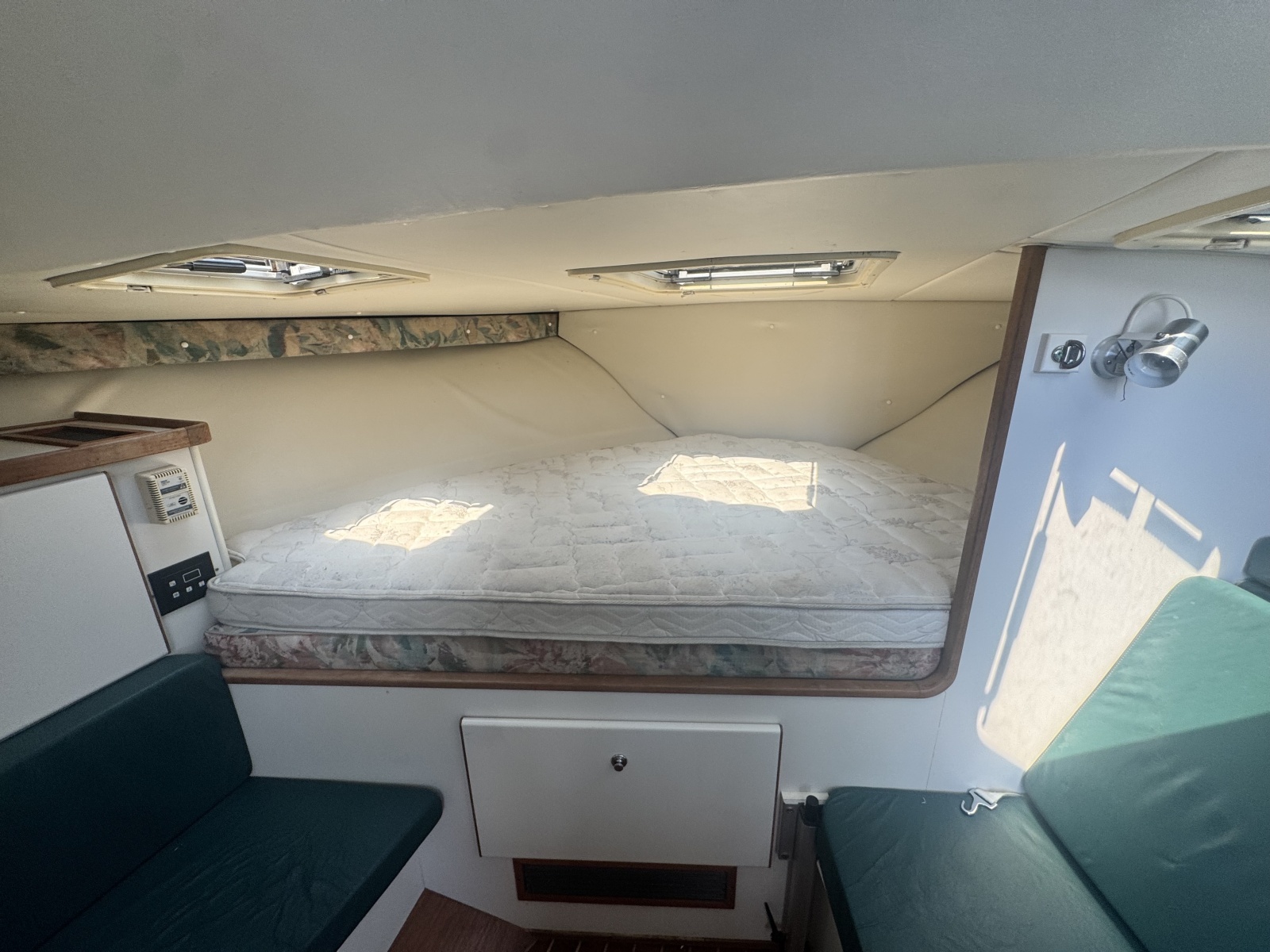 1996 Pursuit 3000 Offshore Express