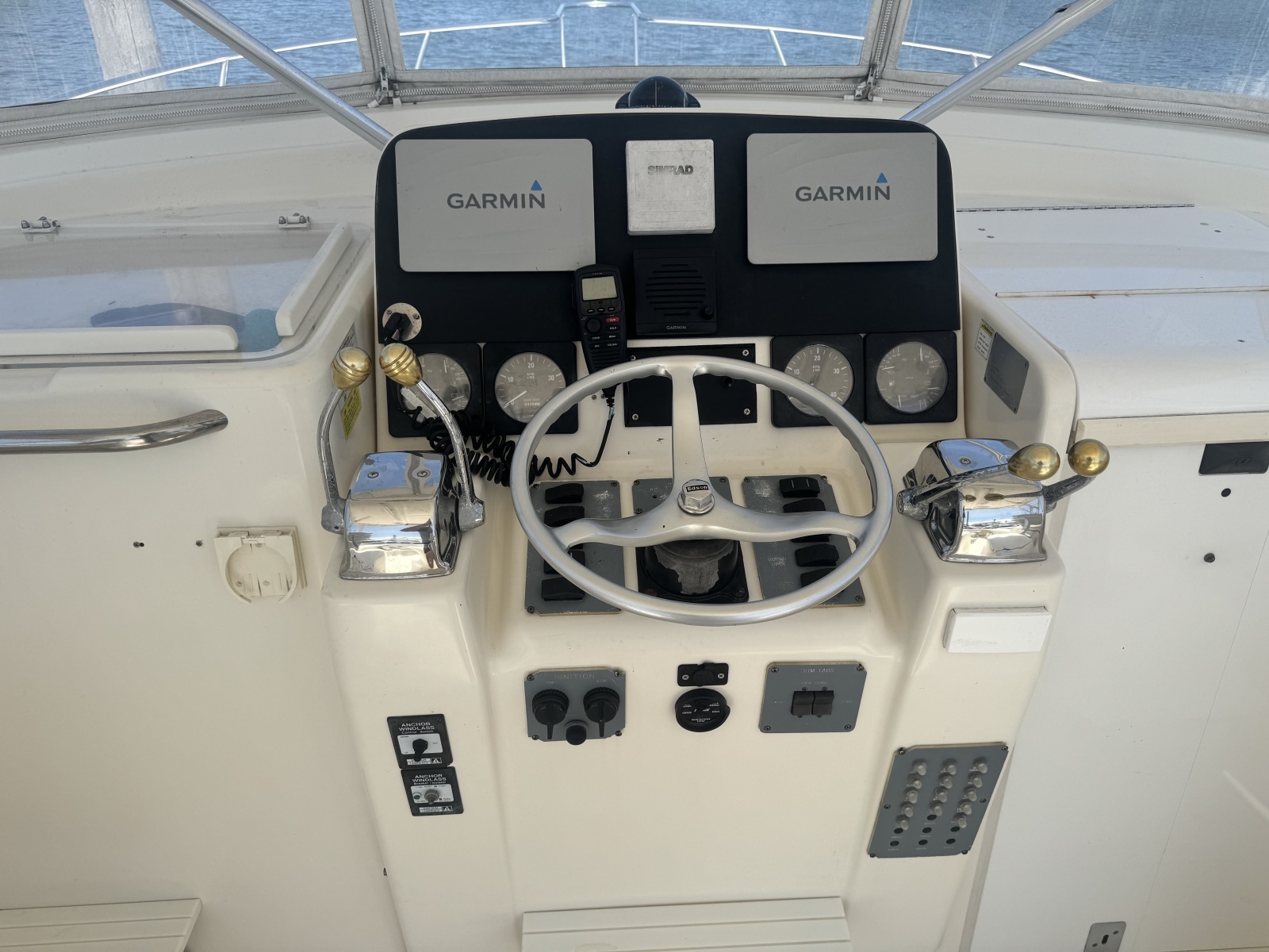 1996 Pursuit 3000 Offshore Express